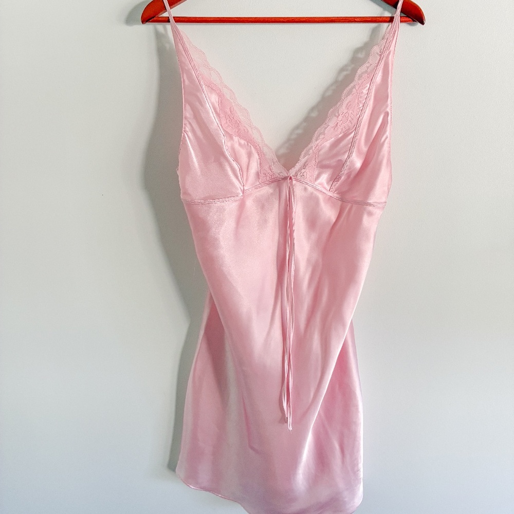 Vintage Pink Premiere Collection Negligee – Lace Trim Spaghetti Strap Nightgown